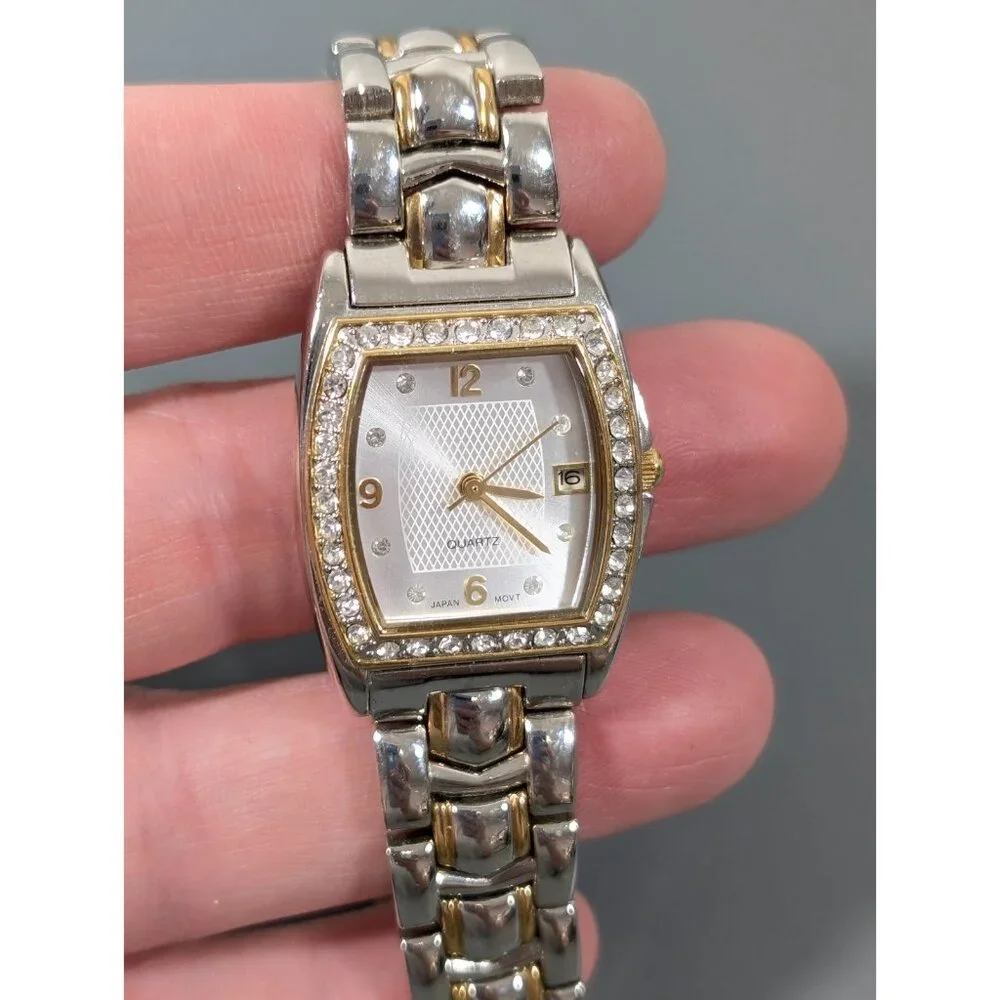 Avon Womens Two Tone Crystal Accent Date Indicator Classic Watch 6.5 inch‎